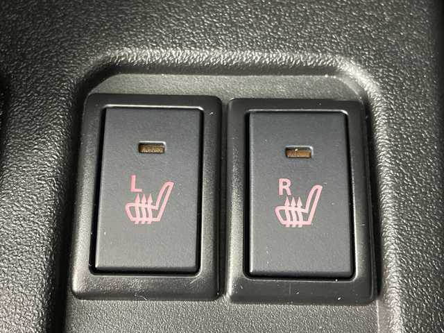 スズキ ジムニー XC 岐阜県 2023(令5)年 2.4万km ブルーイッシュブラックパール3 社外SDナビ（CN-HA01WD）/フルセグ/BT/DVD/バックカメラ/スズキセーフティサポート/デュアルセンサーブレーキ/クルーズコントロール/車線逸脱警報機能/先行車発進お知らせ機能/誤発進抑制機能/ふらつき警報機/ヒルディセントコントロール/前席シートヒーター/アイドリングストップ/純正16インチAW/サイドバイザー/本革ステアリング/LEDオートライト/フォグランプ/ターボ車/スマートキー/スペアキー