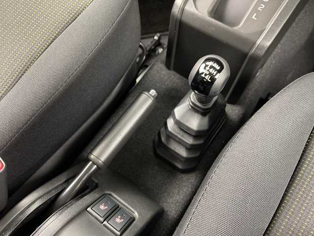 スズキ ジムニー XC 岐阜県 2023(令5)年 2.4万km ブルーイッシュブラックパール3 社外SDナビ（CN-HA01WD）/フルセグ/BT/DVD/バックカメラ/スズキセーフティサポート/デュアルセンサーブレーキ/クルーズコントロール/車線逸脱警報機能/先行車発進お知らせ機能/誤発進抑制機能/ふらつき警報機/ヒルディセントコントロール/前席シートヒーター/アイドリングストップ/純正16インチAW/サイドバイザー/本革ステアリング/LEDオートライト/フォグランプ/ターボ車/スマートキー/スペアキー