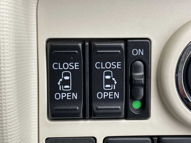 ダイハツ ムーヴ キャンバス X SA Ⅲ 栃木県 2019(令1)年 4.3万km スムースグレーマイカメタリック/ファイアークォーツレッドメタリック 2トーン 純正メモリナビ/(CD/DVD/フルセグTV/Bluetooth/SD/USB)/バックカメラ/両側パワースライドドア/前方ドライブレコーダー/禁煙車/グレー赤２トーン/オートライト/横滑り防止装置/スマートキー/プッシュスタート/アイドリングストップ/ステアリングスイッチ/電動格納ミラー/社外フロアマット