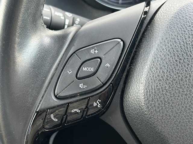 トヨタ Ｃ－ＨＲ G 茨城県 2017(平29)年 7.1万km ホワイトパールクリスタルシャイン 純正9インチナビ/フルセグTV/バックカメラ/フルモデリスタ/コーナーセンサー前後/クルーズコントロール/ドラレコ前方/オートマチックハイビーム/レーンキープアシスト/盗難防止装置/横滑り防止装置/シートヒーター/ETC2.0/BSM