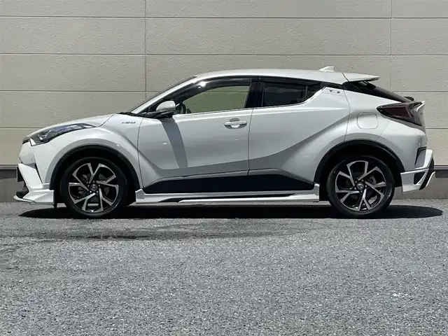 トヨタ Ｃ－ＨＲ G 茨城県 2017(平29)年 7.1万km ホワイトパールクリスタルシャイン 純正9インチナビ/フルセグTV/バックカメラ/フルモデリスタ/コーナーセンサー前後/クルーズコントロール/ドラレコ前方/オートマチックハイビーム/レーンキープアシスト/盗難防止装置/横滑り防止装置/シートヒーター/ETC2.0/BSM
