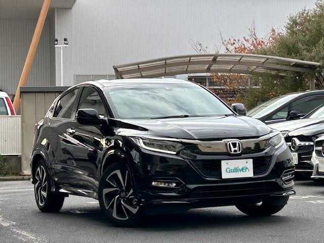ホンダ ヴェゼル RS ホンダセンシング 東京都 2019(平31)年 6.8万km クリスタルブラックパール ワンオーナー/ホンダセンシング(安全運転支援システム)/純正SDインターナビ/フルセグTV/Bluetooth CD DVD AM FM/HDMI USB/バックカメラ/ハーフレザーシート/シートヒーター/アダプティブクルーズコントロール/衝突被害軽減ブレーキ/誤発進抑制機能/歩行者事故低減ステアリング/路外逸脱抑制機能/車線維持支援システム/プラズマクラスター付きオートエアコン/ETC/ドラレコ/SRSエアバッグ(ダブル＋サイド＋カーテン)/LEDヘッドランプ/スマートキー/スペアキー×1/保証書＆取扱説明書
