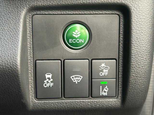 ホンダ ヴェゼル RS ホンダセンシング 東京都 2019(平31)年 6.8万km クリスタルブラックパール ワンオーナー/ホンダセンシング(安全運転支援システム)/純正SDインターナビ/フルセグTV/Bluetooth CD DVD AM FM/HDMI USB/バックカメラ/ハーフレザーシート/シートヒーター/アダプティブクルーズコントロール/衝突被害軽減ブレーキ/誤発進抑制機能/歩行者事故低減ステアリング/路外逸脱抑制機能/車線維持支援システム/プラズマクラスター付きオートエアコン/ETC/ドラレコ/SRSエアバッグ(ダブル＋サイド＋カーテン)/LEDヘッドランプ/スマートキー/スペアキー×1/保証書＆取扱説明書