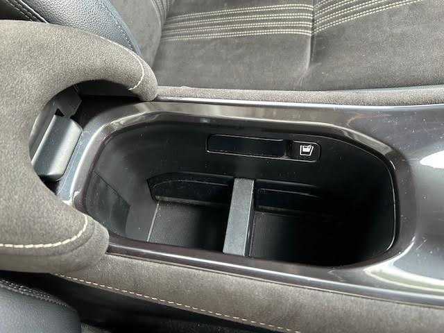 ホンダ ヴェゼル RS ホンダセンシング 東京都 2019(平31)年 6.8万km クリスタルブラックパール ワンオーナー/ホンダセンシング(安全運転支援システム)/純正SDインターナビ/フルセグTV/Bluetooth CD DVD AM FM/HDMI USB/バックカメラ/ハーフレザーシート/シートヒーター/アダプティブクルーズコントロール/衝突被害軽減ブレーキ/誤発進抑制機能/歩行者事故低減ステアリング/路外逸脱抑制機能/車線維持支援システム/プラズマクラスター付きオートエアコン/ETC/ドラレコ/SRSエアバッグ(ダブル＋サイド＋カーテン)/LEDヘッドランプ/スマートキー/スペアキー×1/保証書＆取扱説明書