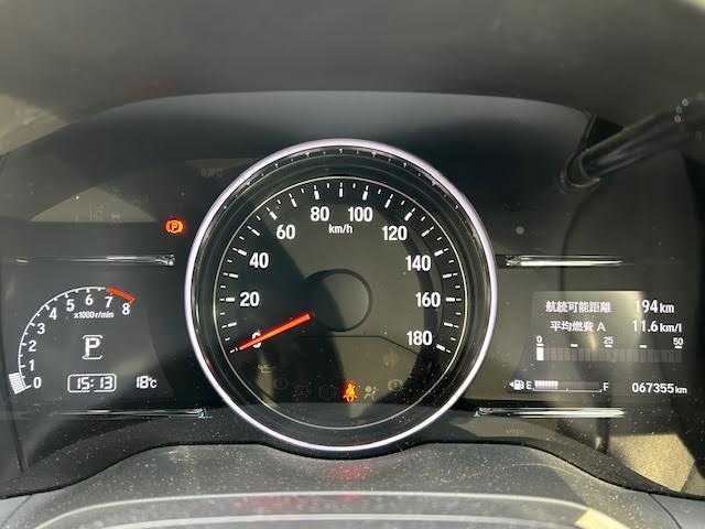 ホンダ ヴェゼル RS ホンダセンシング 東京都 2019(平31)年 6.8万km クリスタルブラックパール ワンオーナー/ホンダセンシング(安全運転支援システム)/純正SDインターナビ/フルセグTV/Bluetooth CD DVD AM FM/HDMI USB/バックカメラ/ハーフレザーシート/シートヒーター/アダプティブクルーズコントロール/衝突被害軽減ブレーキ/誤発進抑制機能/歩行者事故低減ステアリング/路外逸脱抑制機能/車線維持支援システム/プラズマクラスター付きオートエアコン/ETC/ドラレコ/SRSエアバッグ(ダブル＋サイド＋カーテン)/LEDヘッドランプ/スマートキー/スペアキー×1/保証書＆取扱説明書