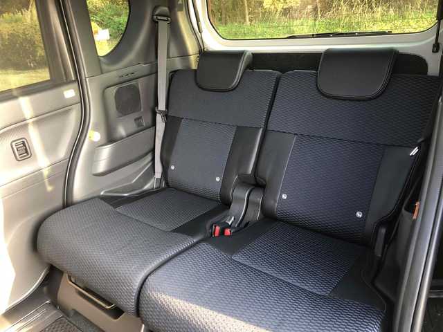 ダイハツ タント カスタム RS 福岡県 2022(令4)年 2.8万km ブラックマイカメタリック 9インチスマホ連携ディスプレイオーディオ/　フルセグTV/Bluetooth/HDMI/　Apple CarPlay/Android　Auto/社外前後録画ドライブレコーダーミラー/　（バルーチェII　No.5700）/アラウンドビューモニター/ハーフレザーシート/前席シートヒーター/アイドリングストップ/ウィンカーミラー/プッシュスタート/両側パワースライドドア/ETC/純正LEDヘッドライト/純正フロアマット/保証書/取扱説明書/スマートアシスト/・衝突警報機能（対車両・対歩行者）/・衝突回避支援ブレーキ機能（対車両・対歩行者）/・ブレーキ制御付誤発進抑制機能（前方・後方）/・車線逸脱警報機能/・車線逸脱抑制制御機能/・路側逸脱警報機能/・ふらつき警報/・先行車発進お知らせ機能/・標識認識機能/・全車速追従機能付ACC/　（アダプティブクルーズコントロール）/・LKC（レーンキープコントロール）/・AHB（オートハイビーム）/・ADB（アダプティブドライビングビーム）