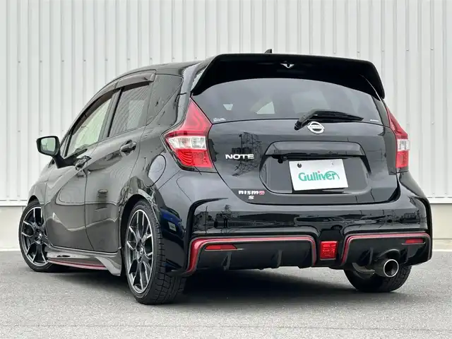 日産 ノート ニスモS 群馬県 2018(平30)年 8万km スーパーブラック 5MT車/純正SDナビ/（CD/DVD/SD/Bluetooth/MSV）/フルセグテレビ/ドライブレコーダー/プッシュスタート/HKSダウンサス/LEDヘッドランプ/専用リアスポイラー/純正17インチアルミホイール/nisumoスポーツシート