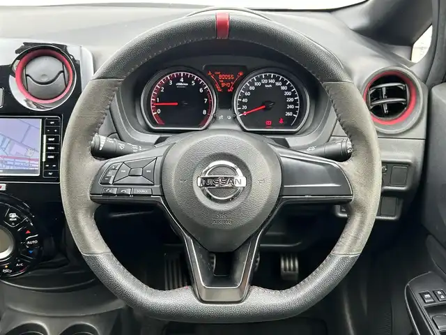 日産 ノート ニスモS 群馬県 2018(平30)年 8万km スーパーブラック 5MT車/純正SDナビ/（CD/DVD/SD/Bluetooth/MSV）/フルセグテレビ/ドライブレコーダー/プッシュスタート/HKSダウンサス/LEDヘッドランプ/専用リアスポイラー/純正17インチアルミホイール/nisumoスポーツシート
