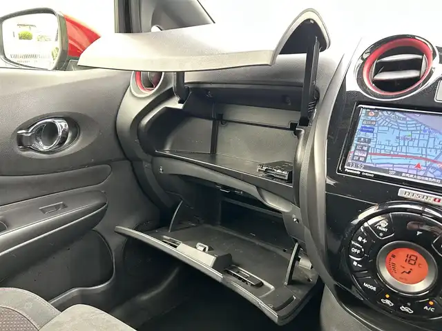 日産 ノート ニスモS 群馬県 2018(平30)年 8万km スーパーブラック 5MT車/純正SDナビ/（CD/DVD/SD/Bluetooth/MSV）/フルセグテレビ/ドライブレコーダー/プッシュスタート/HKSダウンサス/LEDヘッドランプ/専用リアスポイラー/純正17インチアルミホイール/nisumoスポーツシート