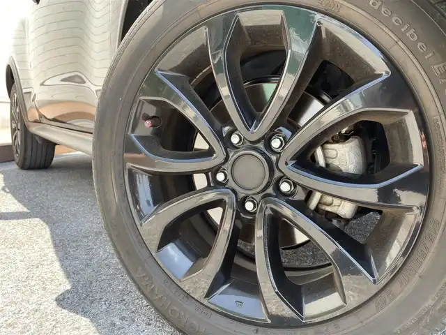 日産 ジューク 15RX Vセレクション 滋賀県 2018(平30)年 2.8万km スーパーブラック ガソリン/2WD/CVT/7インチナビ　【CN-RE04WD】/【FM/AM/CD/DVD/TVフルセグ/USB/Bluetooth】/バックカメラ/プリクラッシュ/レーンキープアシスト/横滑り防止装置/電動格納ミラー/アイドリングストップ/革巻きステアリング/ステアリングスイッチ/オートライト/キセノンヘッドライト/フロントフォグ/パワーウインドウ/パワーステアリング/プッシュスタート/スマートキー