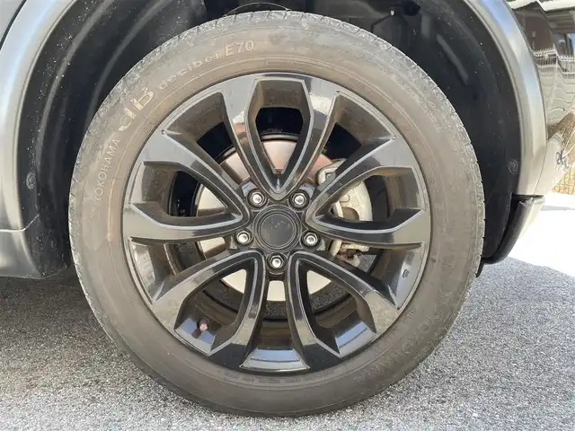 日産 ジューク 15RX Vセレクション 滋賀県 2018(平30)年 2.8万km スーパーブラック ガソリン/2WD/CVT/7インチナビ　【CN-RE04WD】/【FM/AM/CD/DVD/TVフルセグ/USB/Bluetooth】/バックカメラ/プリクラッシュ/レーンキープアシスト/横滑り防止装置/電動格納ミラー/アイドリングストップ/革巻きステアリング/ステアリングスイッチ/オートライト/キセノンヘッドライト/フロントフォグ/パワーウインドウ/パワーステアリング/プッシュスタート/スマートキー