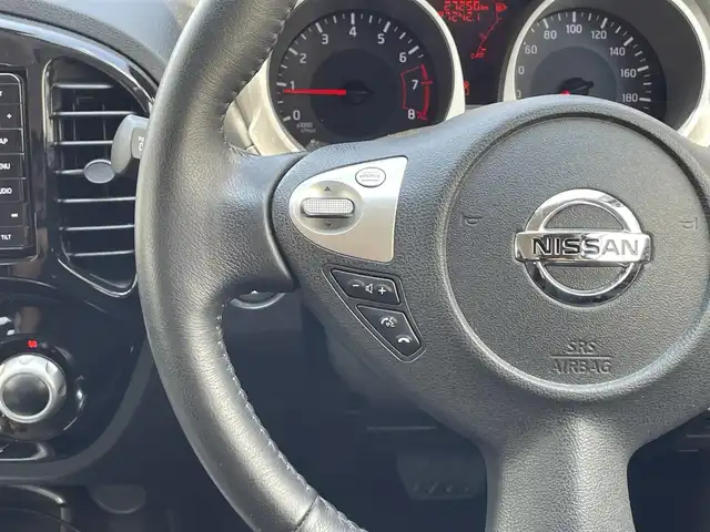 日産 ジューク 15RX Vセレクション 滋賀県 2018(平30)年 2.8万km スーパーブラック ガソリン/2WD/CVT/7インチナビ　【CN-RE04WD】/【FM/AM/CD/DVD/TVフルセグ/USB/Bluetooth】/バックカメラ/プリクラッシュ/レーンキープアシスト/横滑り防止装置/電動格納ミラー/アイドリングストップ/革巻きステアリング/ステアリングスイッチ/オートライト/キセノンヘッドライト/フロントフォグ/パワーウインドウ/パワーステアリング/プッシュスタート/スマートキー