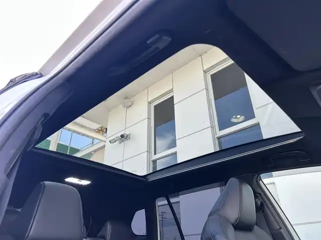 トヨタ カローラ クロス ハイブリッド Z 静岡県 2022(令4)年 2.5万km プラチナホワイトパールマイカ トヨタセーフティセンス/純正9型ディスプレイオーディオ/フルセグTV/パノラマビューモニター/パノラマルーフ/モデリスタエアロFSR/モデリスタカラードフェンダー/モデリスタバックドアガーニッシュ/モデリスタフロントグリルガーニッシュ/モデリスタミラーガーニッシュ/モデリスタドアバンドルガーニッシュ/1500W電/前席シートヒーター/ハンドルヒーター/PKSB/BSM/電動リアゲート/ドラレコ/ハーフレザーシート/純正フロアマット/ルーフレール/レーダークルーズ