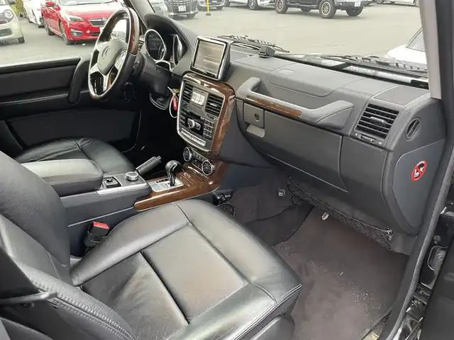 メルセデス・ベンツ ゲレンデヴァーゲン Ｇ５５０ ロング 滋賀県 2014(平26)年 5.6万km オブシディアンブラックM 純正ナビ/【Bluetooth.CD.DVD.フルセグTV】/バックカメラ/サンルーフ/追従クルーズコントロール/ブラインドスポットモニター/全席シートヒーター/前席パワーシート/本革シート/ＨａｒｍａｎＫａｒｄｏｎ/クリアランスソナー/純正アルミホイール/センターデフロック/背面タイヤ