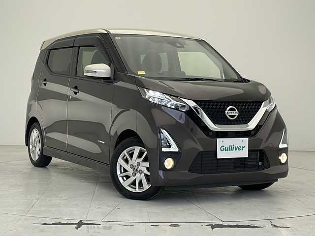 日産 デイズ HWS X プロパイロットED 沖縄県 2020(令2)年 6.1万km フローズンバニラパール/アッシュブラウンM 純正ナビ(ＭＭ３１９Ｄ－Ｌ)/(フルセグＴＶ　Ｂｌｕｅｔｏｏｔｈ　ＣＤ　ＤＶＤ　ＡＭ　ＦＭ)　/全方位カメラ　/ドライブレコーダー　/ＥＴＣ　/プロパイロット/クルーズコントロール/スマートキー/電動パーキングブレーキ/アイドリングストップ　/純正アルミホイール　/ＬＥＤヘッドライト　/オートライト/電動格納ミラー/純正フロアマット