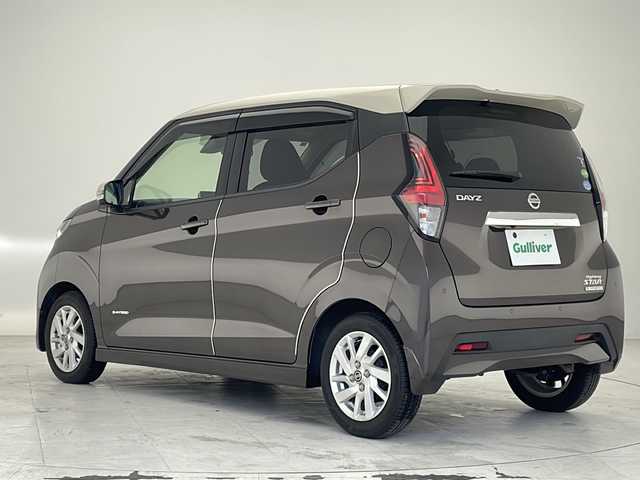 日産 デイズ HWS X プロパイロットED 沖縄県 2020(令2)年 6.1万km フローズンバニラパール/アッシュブラウンM 純正ナビ(ＭＭ３１９Ｄ－Ｌ)/(フルセグＴＶ　Ｂｌｕｅｔｏｏｔｈ　ＣＤ　ＤＶＤ　ＡＭ　ＦＭ)　/全方位カメラ　/ドライブレコーダー　/ＥＴＣ　/プロパイロット/クルーズコントロール/スマートキー/電動パーキングブレーキ/アイドリングストップ　/純正アルミホイール　/ＬＥＤヘッドライト　/オートライト/電動格納ミラー/純正フロアマット