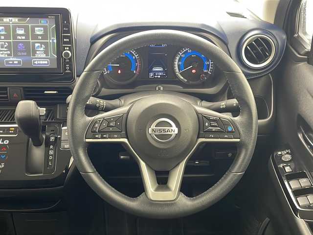 日産 デイズ HWS X プロパイロットED 沖縄県 2020(令2)年 6.1万km フローズンバニラパール/アッシュブラウンM 純正ナビ(ＭＭ３１９Ｄ－Ｌ)/(フルセグＴＶ　Ｂｌｕｅｔｏｏｔｈ　ＣＤ　ＤＶＤ　ＡＭ　ＦＭ)　/全方位カメラ　/ドライブレコーダー　/ＥＴＣ　/プロパイロット/クルーズコントロール/スマートキー/電動パーキングブレーキ/アイドリングストップ　/純正アルミホイール　/ＬＥＤヘッドライト　/オートライト/電動格納ミラー/純正フロアマット