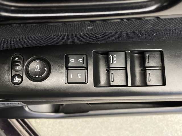 ホンダ Ｎ ＢＯＸ カスタム SSブラックSパッケージ 長野県 2016(平28)年 5.9万km プレミアムベルベットパープル・パール 純正メモリナビ（型番：VXM-174CSi）/（ワンセグTV＆CD＆USB＆BL＆SD＆iPod＆FM・AM）/バックカメラ/両側パワースライドドア/衝突被害軽減システム/盗難防止装置/ビルトインETC/シートヒーター（前席）/純正フロアマット/13インチ社外アルミホイール/オートライト/フォグランプ/アイドリングストップ/２列目サンシェード/ドアバイザー/スマートキー