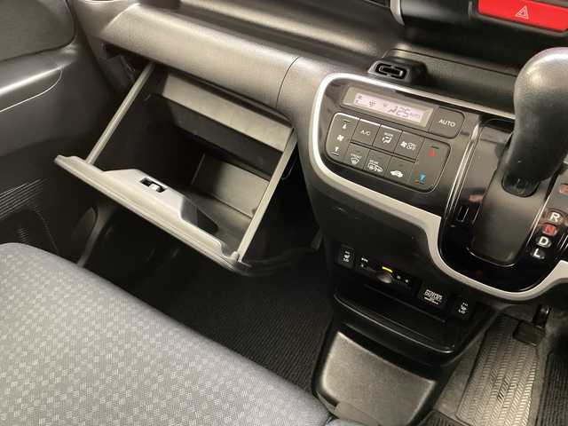 ホンダ Ｎ ＢＯＸ カスタム SSブラックSパッケージ 長野県 2016(平28)年 5.9万km プレミアムベルベットパープル・パール 純正メモリナビ（型番：VXM-174CSi）/（ワンセグTV＆CD＆USB＆BL＆SD＆iPod＆FM・AM）/バックカメラ/両側パワースライドドア/衝突被害軽減システム/盗難防止装置/ビルトインETC/シートヒーター（前席）/純正フロアマット/13インチ社外アルミホイール/オートライト/フォグランプ/アイドリングストップ/２列目サンシェード/ドアバイザー/スマートキー