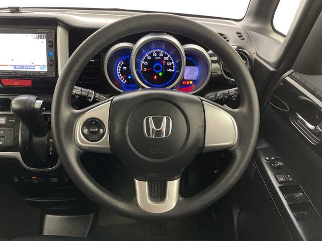 ホンダ Ｎ ＢＯＸ カスタム SSブラックSパッケージ 長野県 2016(平28)年 5.9万km プレミアムベルベットパープル・パール 純正メモリナビ（型番：VXM-174CSi）/（ワンセグTV＆CD＆USB＆BL＆SD＆iPod＆FM・AM）/バックカメラ/両側パワースライドドア/衝突被害軽減システム/盗難防止装置/ビルトインETC/シートヒーター（前席）/純正フロアマット/13インチ社外アルミホイール/オートライト/フォグランプ/アイドリングストップ/２列目サンシェード/ドアバイザー/スマートキー