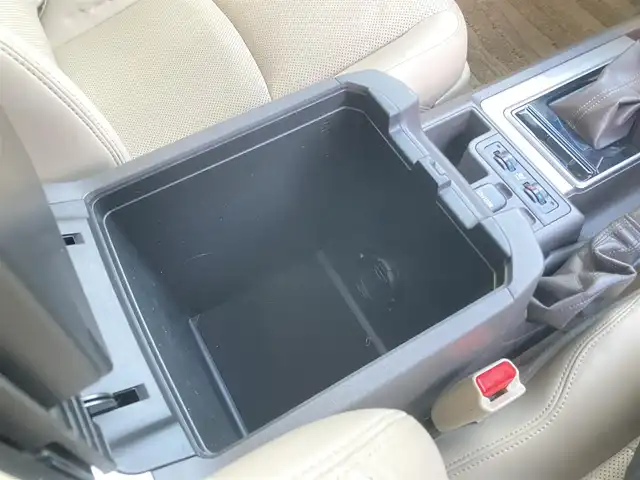 トヨタ ランドクルーザー プラド TX Lパッケージ 長崎県 2018(平30)年 6.3万km ホワイトパールクリスタルシャイン トヨタセーフティセンス/・衝突被害軽減ブレーキ/・レーダークルーズコントロール/・レーンキープアシスト/・オートマチックハイビーム/革シート/・シートヒーター/・エアシート/パワーシート(D席/N席)/ディーラーOP/SDナビ【NSZT-Y66T】/・Bluetooth接続/・フルセグTV/・DVD再生/バックカメラ/ビルトインETC/コーナーセンサー/MTモード付AT/ヘッドライトウォッシャー/革巻きステアリング/ステアリングスイッチ/LEDオートヘッドライト/フォグライト