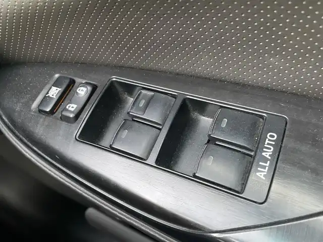 トヨタ クラウン アスリート Gパッケージ 新潟県 2009(平21)年 10.4万km ダークブルーマイカ サンルーフ/純正ホイール18インチ夏タイヤ装着/メモリナビ/ワンセグテレビ/バックカメラ/ウィンカーミラー/クルーズコントロール/ドアバイザー/プッシュスタート/イージークローザー/ETC/シートメモリー/運転助手席シートメモリー/全席パワーシート/全席シートヒーター/ハンズフリー/純正フロアマット/サンシェード/カードキー1個