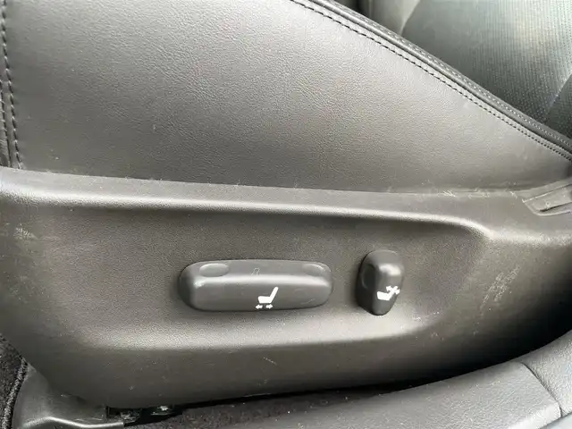 トヨタ クラウン アスリート Gパッケージ 新潟県 2009(平21)年 10.4万km ダークブルーマイカ サンルーフ/純正ホイール18インチ夏タイヤ装着/メモリナビ/ワンセグテレビ/バックカメラ/ウィンカーミラー/クルーズコントロール/ドアバイザー/プッシュスタート/イージークローザー/ETC/シートメモリー/運転助手席シートメモリー/全席パワーシート/全席シートヒーター/ハンズフリー/純正フロアマット/サンシェード/カードキー1個