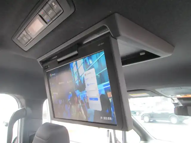 トヨタ ノア ハイブリッド Si 千葉県 2017(平29)年 14.5万km ホワイトパールクリスタルシャイン ワンオーナー/純正9型ナビ、フルセグTV/バックカメラ/オーディオ【CD/DVD/SD/BT】/純正12型フリップダウンモニター/トヨタセーフティセンス/両側パワースライドドア/LEDヘッドライト&LEDフォグ/純正16インチアルミホイール/ウィンカードアミラー/前席シートヒーター/トランクイージークローザー/前方ドライブレコーダー/ビルトインETC/記録簿H30-R6年毎年トヨタ有り/保証書/取説/ナビ説/スペアキー