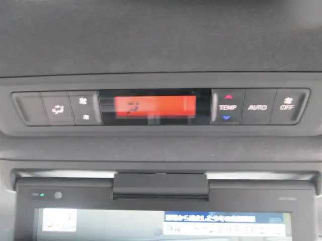 トヨタ ノア ハイブリッド Si 千葉県 2017(平29)年 14.5万km ホワイトパールクリスタルシャイン ワンオーナー/純正9型ナビ、フルセグTV/バックカメラ/オーディオ【CD/DVD/SD/BT】/純正12型フリップダウンモニター/トヨタセーフティセンス/両側パワースライドドア/LEDヘッドライト&LEDフォグ/純正16インチアルミホイール/ウィンカードアミラー/前席シートヒーター/トランクイージークローザー/前方ドライブレコーダー/ビルトインETC/記録簿H30-R6年毎年トヨタ有り/保証書/取説/ナビ説/スペアキー