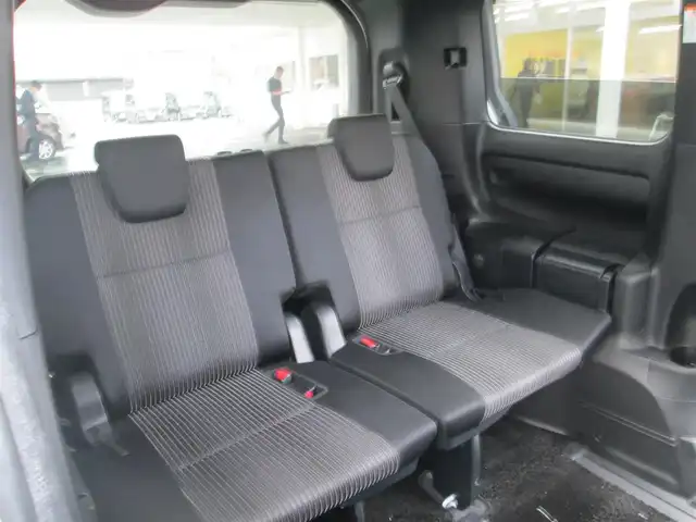 トヨタ ノア ハイブリッド Si 千葉県 2017(平29)年 14.5万km ホワイトパールクリスタルシャイン ワンオーナー/純正9型ナビ、フルセグTV/バックカメラ/オーディオ【CD/DVD/SD/BT】/純正12型フリップダウンモニター/トヨタセーフティセンス/両側パワースライドドア/LEDヘッドライト&LEDフォグ/純正16インチアルミホイール/ウィンカードアミラー/前席シートヒーター/トランクイージークローザー/前方ドライブレコーダー/ビルトインETC/記録簿H30-R6年毎年トヨタ有り/保証書/取説/ナビ説/スペアキー