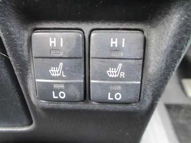 トヨタ ノア ハイブリッド Si 千葉県 2017(平29)年 14.5万km ホワイトパールクリスタルシャイン ワンオーナー/純正9型ナビ、フルセグTV/バックカメラ/オーディオ【CD/DVD/SD/BT】/純正12型フリップダウンモニター/トヨタセーフティセンス/両側パワースライドドア/LEDヘッドライト&LEDフォグ/純正16インチアルミホイール/ウィンカードアミラー/前席シートヒーター/トランクイージークローザー/前方ドライブレコーダー/ビルトインETC/記録簿H30-R6年毎年トヨタ有り/保証書/取説/ナビ説/スペアキー