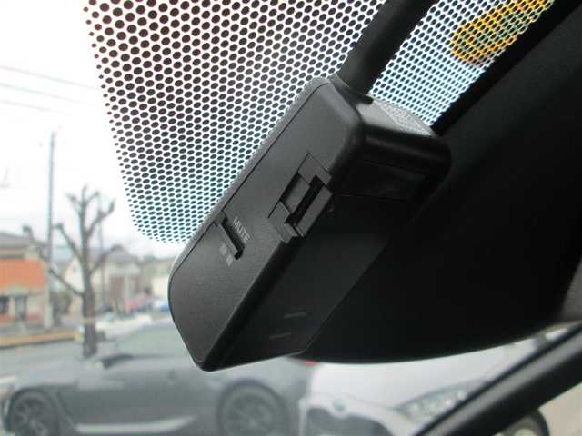 トヨタ ノア ハイブリッド Si 千葉県 2017(平29)年 14.5万km ホワイトパールクリスタルシャイン ワンオーナー/純正9型ナビ、フルセグTV/バックカメラ/オーディオ【CD/DVD/SD/BT】/純正12型フリップダウンモニター/トヨタセーフティセンス/両側パワースライドドア/LEDヘッドライト&LEDフォグ/純正16インチアルミホイール/ウィンカードアミラー/前席シートヒーター/トランクイージークローザー/前方ドライブレコーダー/ビルトインETC/記録簿H30-R6年毎年トヨタ有り/保証書/取説/ナビ説/スペアキー