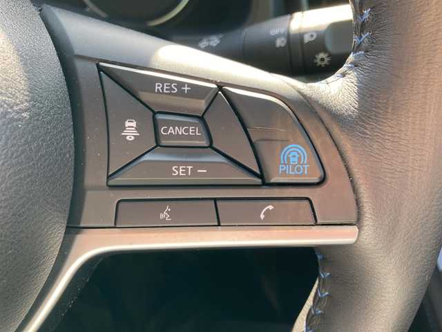 日産 リーフ e+ X 福岡県 2022(令4)年 2.5万km ゴールド 純正メモリナビ/（フルセグ/Bluetooth/USB/AndoroidAuto）/純正ディスプレイオーディオ/アラウンドビューモニター/ビルトインETC2.0/純正ドライブレコーダー/インテリジェントルームミラー/社外サブウーファー/プロパイロット/BSM/LKA/ACC/エマージェンシーブレーキ/コーナーセンサー/ステアリングヒーター/シートヒーター（全席）/LEDヘッドライト/LEDフォグ/オートハイビーム/社外18インチアルミホイール/シートカバー