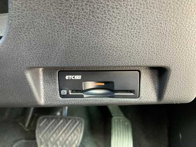 日産 リーフ e+ X 福岡県 2022(令4)年 2.5万km ゴールド 純正メモリナビ/（フルセグ/Bluetooth/USB/AndoroidAuto）/純正ディスプレイオーディオ/アラウンドビューモニター/ビルトインETC2.0/純正ドライブレコーダー/インテリジェントルームミラー/社外サブウーファー/プロパイロット/BSM/LKA/ACC/エマージェンシーブレーキ/コーナーセンサー/ステアリングヒーター/シートヒーター（全席）/LEDヘッドライト/LEDフォグ/オートハイビーム/社外18インチアルミホイール/シートカバー