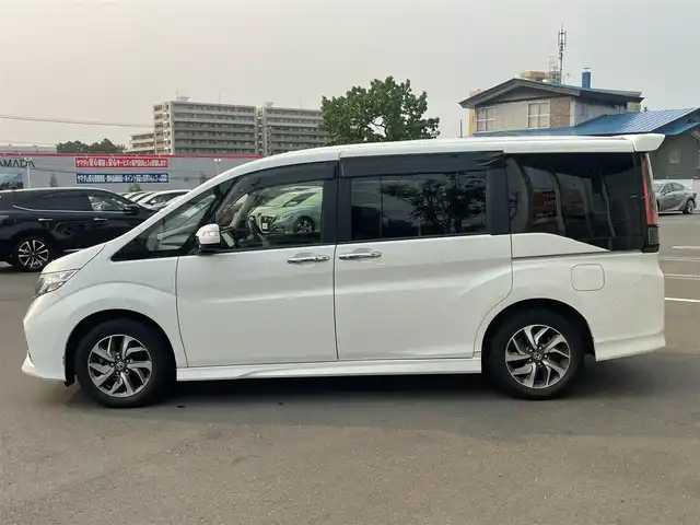 ホンダ ステップワゴン スパーダ アドバンスパッケージ β 道央・札幌 2016(平28)年 2.2万km ホワイトオーキッドパール ワンオーナー/ホンダセンシング/・衝突軽減ブレーキ〈CMBS〉/・アダプティブクルーズコントロール〈ACC〉/・車線維持支援システム〈LKAS〉/・路外逸脱抑制機能/・誤発進抑制機能/・先行車発進お知らせ機能/・標識認識機能/純正ナビ【VXM-165VFNi】/フルセグTV/CD/DVD/Bluetooth/SD/USB/バックカメラ/クルーズコントロール/わくわくゲート/両側パワースライドドア /純正16インチアルミホイール/社外16インチアルミホイールスタッドレス積み込み/LEDヘッドライト/フォグランプ/ビルトインETC/スマートキー2本/純正エンジンスターター/ステアリングリモコン