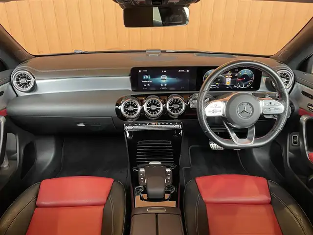 メルセデス・ベンツ ＣＬＡ２００ｄ 愛知県 2021(令3)年 3.2万km コスモスブラック パナメリカーナグリル/サンルーフ/レザーエクスクルーシブパッケージ/黒赤革シート/HUD/360カメラ/ナビ/TV/Bluetooth/シートヒーター/パワーシート/ACC/LKA/BSM/オートハイビーム/アンビエントライ/ETC