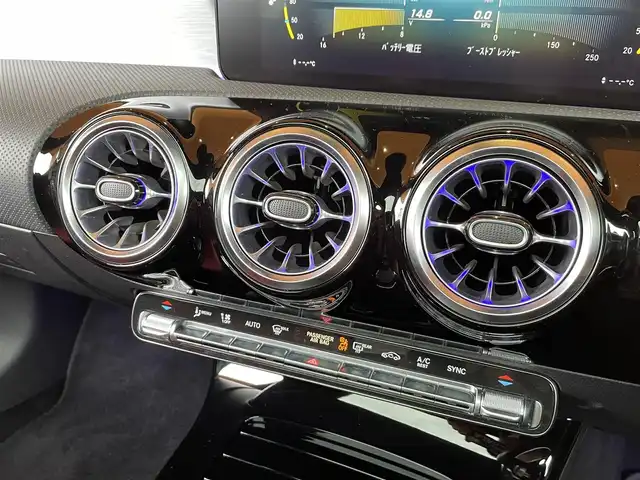 メルセデス・ベンツ ＣＬＡ２００ｄ 愛知県 2021(令3)年 3.2万km コスモスブラック パナメリカーナグリル/サンルーフ/レザーエクスクルーシブパッケージ/黒赤革シート/HUD/360カメラ/ナビ/TV/Bluetooth/シートヒーター/パワーシート/ACC/LKA/BSM/オートハイビーム/アンビエントライ/ETC