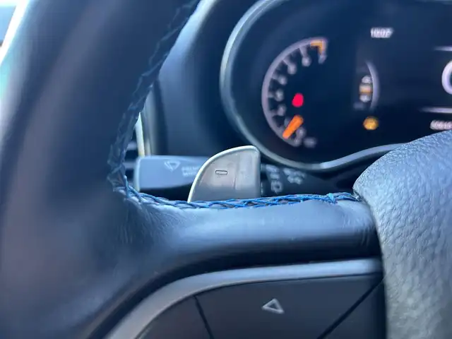 クライスラー・ジープ ジープ グランドチェロキー アップランド 石川県 2018(平30)年 5.1万km 黒 160台限定/黒革調シートカバー/4WD/純正ナビ/　Bluetooth・AppleCarPlay・USB・AUX/フリップダウンモニター/バックカメラ/前後ドライブレコーダー/ETC/クルーズコントロール/パワーシート（D+N席）/アンチロック・ブレーキ・システム/横滑り防止装置/前後コーナーセンサー/盗難防止装置/ダウンヒルアシストコントロール/アイドリングストップ/純正アルミホイール/スマートキー