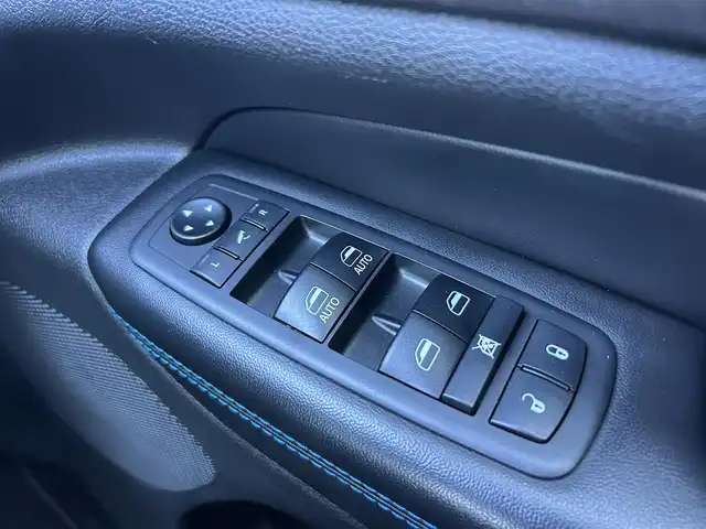 クライスラー・ジープ ジープ グランドチェロキー アップランド 石川県 2018(平30)年 5.1万km 黒 160台限定/黒革調シートカバー/4WD/純正ナビ/　Bluetooth・AppleCarPlay・USB・AUX/フリップダウンモニター/バックカメラ/前後ドライブレコーダー/ETC/クルーズコントロール/パワーシート（D+N席）/アンチロック・ブレーキ・システム/横滑り防止装置/前後コーナーセンサー/盗難防止装置/ダウンヒルアシストコントロール/アイドリングストップ/純正アルミホイール/スマートキー