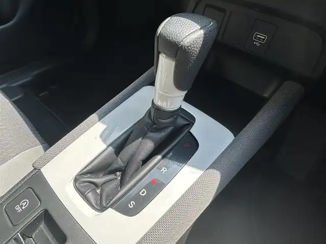 ホンダ フィット クロスター 埼玉県 2020(令2)年 2.5万km プレミアムクリスタルレッドM ワンオーナー/SDナビ/フルセグテレビ/バックカメラ/アイドリングストップ/クルーズコントロール/ルーフレール/ドアバイザー/プッシュスタート/ETC/オートライト/ABS/PS/PW/エアバッグ（ダブル＋サイド）/ベンチシート