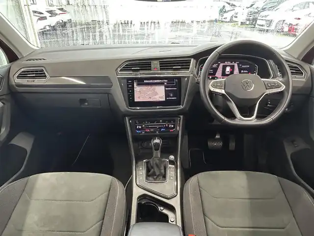 フォルクスワーゲン ＶＷ ティグアン TSI エレガンス 宮城県 2021(令3)年 3.1万km 赤 純正ナビ(AM/FM/BT)/バック・全方位カメラ/レーダークルーズコントロール/レーンキープアシスト/レーンチェンジアシスト/パーキングアシスト/電動パーキングブレーキ/ステアリングヒーター/シートヒーター（全席）/電動リアゲート/オートライト/LEDライト/ドライブレコーダー（前後）/ETC/サマータイヤ純正AW（235/55R18）