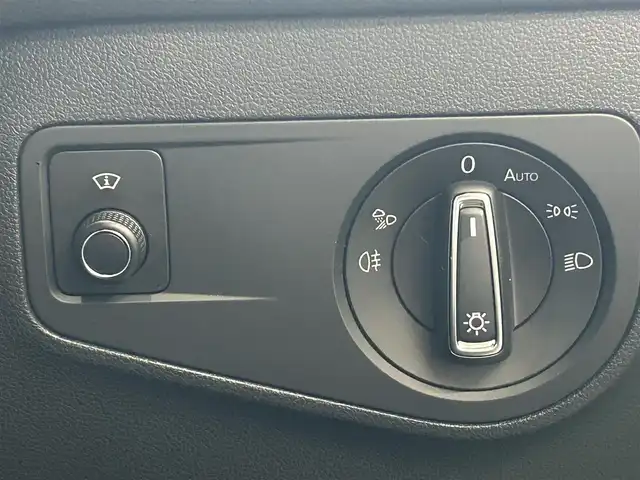 フォルクスワーゲン ＶＷ ティグアン TSI エレガンス 宮城県 2021(令3)年 3.1万km 赤 純正ナビ(AM/FM/BT)/バック・全方位カメラ/レーダークルーズコントロール/レーンキープアシスト/レーンチェンジアシスト/パーキングアシスト/電動パーキングブレーキ/ステアリングヒーター/シートヒーター（全席）/電動リアゲート/オートライト/LEDライト/ドライブレコーダー（前後）/ETC/サマータイヤ純正AW（235/55R18）