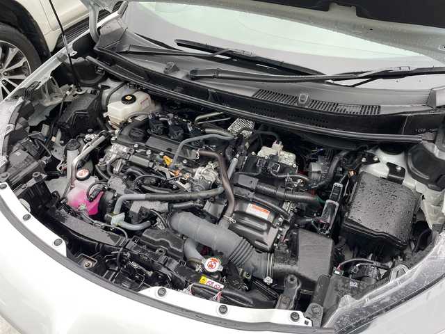 トヨタ ヤリスクロス ハイブリッド G 神奈川県 2022(令4)年 3.8万km プラチナホワイトパールマイカ 純正８インチディスプレイオーディオ/Bluetooth/USB/全周囲カメラ/追従走行付きクルーズコントロール/ETC2.0/ワンオーナー/ブラインドスポットモニター/パーキングアシスト/プッシュスタート/スマートキー/純正フロアマット/純正アルミホイール/LEDヘッドライト/オートマチックハイビーム/オートライト/UVカットガラス/100V充電/横滑り防止装置/レーンキープアシスト/衝突被害軽減システム/カーテンエアバック