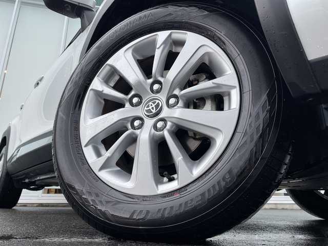 トヨタ ヤリスクロス ハイブリッド G 神奈川県 2022(令4)年 3.8万km プラチナホワイトパールマイカ 純正８インチディスプレイオーディオ/Bluetooth/USB/全周囲カメラ/追従走行付きクルーズコントロール/ETC2.0/ワンオーナー/ブラインドスポットモニター/パーキングアシスト/プッシュスタート/スマートキー/純正フロアマット/純正アルミホイール/LEDヘッドライト/オートマチックハイビーム/オートライト/UVカットガラス/100V充電/横滑り防止装置/レーンキープアシスト/衝突被害軽減システム/カーテンエアバック