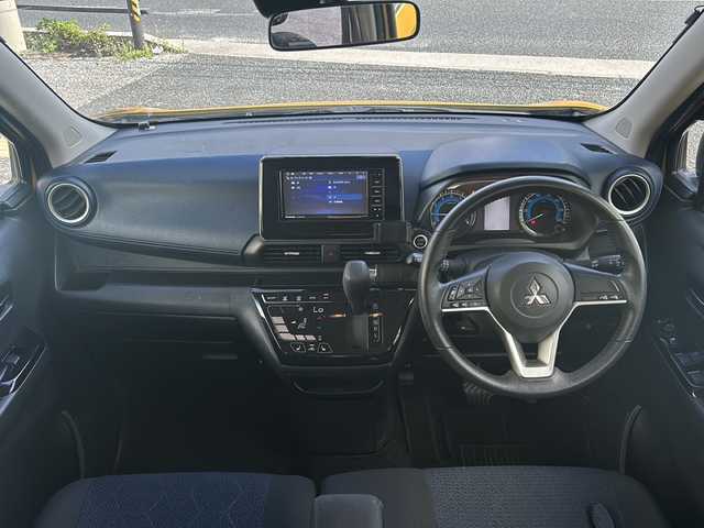 三菱 ｅＫクロス G 沖縄県 2020(令2)年 5.9万km サンドイエローメタリック ナビ　/（ＡＭ／ＦＭ／ＣＤ／ＤＶＤ／ＢＴ）　/フルセグＴＶ　/シートヒーター　/コーナーセンサー　/純正フロアマット　/ＬＥＤヘッドライト　/ベンチシート　/ＵＳＢ入力端子　/オートライト　/スマートキー　/盗難防止