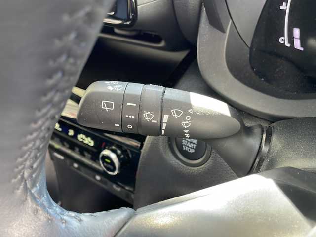 トヨタ ヤリスクロス Z 高知県 2024(令6)年 3万km ブラックマイカ 純正８インチナビ/パノラマモニター/Bluetooth/フルセグTV/前後ドラレコ/ETC/トヨタセーフティセンス/・BSM/・レーダークルーズ/・衝突軽減ブレーキ/・オートマチックハイビーム/パワーシート/シートヒーター/ステアリングヒーター/HDMI/LEDヘッドライト/ハーフレザー/スペアキーあり