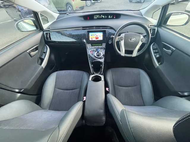 トヨタ プリウス G ツーリングセレクション 静岡県 2012(平24)年 8.8万km ホワイトパールクリスタルシャイン 社外KENWOODナビ（Bluetooth/CD/DVD)/バックカメラ/クルーズコントロール/ETC/LEDヘッドライト/オートライト/横滑り防止装置/ウィンカーミラー/電動格納ミラー/プッシュスタート/社外15inAW/トノカバー/ドアバイザー/スペアキー１/ノーマルサス積載/保証書/取扱説明書