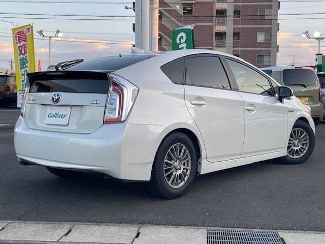 トヨタ プリウス G ツーリングセレクション 静岡県 2012(平24)年 8.8万km ホワイトパールクリスタルシャイン 社外KENWOODナビ（Bluetooth/CD/DVD)/バックカメラ/クルーズコントロール/ETC/LEDヘッドライト/オートライト/横滑り防止装置/ウィンカーミラー/電動格納ミラー/プッシュスタート/社外15inAW/トノカバー/ドアバイザー/スペアキー１/ノーマルサス積載/保証書/取扱説明書
