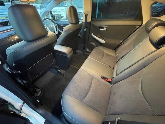 トヨタ プリウス G ツーリングセレクション 静岡県 2012(平24)年 8.8万km ホワイトパールクリスタルシャイン 社外KENWOODナビ（Bluetooth/CD/DVD)/バックカメラ/クルーズコントロール/ETC/LEDヘッドライト/オートライト/横滑り防止装置/ウィンカーミラー/電動格納ミラー/プッシュスタート/社外15inAW/トノカバー/ドアバイザー/スペアキー１/ノーマルサス積載/保証書/取扱説明書