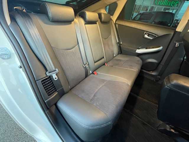 トヨタ プリウス G ツーリングセレクション 静岡県 2012(平24)年 8.8万km ホワイトパールクリスタルシャイン 社外KENWOODナビ（Bluetooth/CD/DVD)/バックカメラ/クルーズコントロール/ETC/LEDヘッドライト/オートライト/横滑り防止装置/ウィンカーミラー/電動格納ミラー/プッシュスタート/社外15inAW/トノカバー/ドアバイザー/スペアキー１/ノーマルサス積載/保証書/取扱説明書